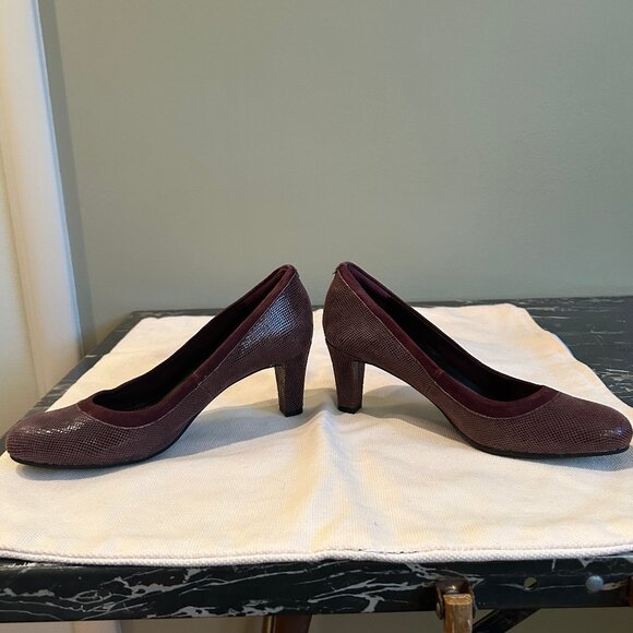 NEW (NWOT) Easy Spirit Airey burgundy leather pumps sz 7 - Picture 3 of 13